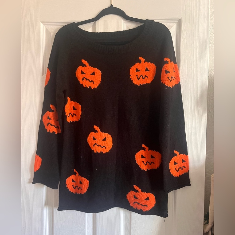 Cute pumpkin sweater!